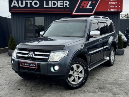 Серый Мицубиси Паджеро, объемом двигателя 3 л и пробегом 191 тыс. км за 9999 $, фото 1 на Automoto.ua