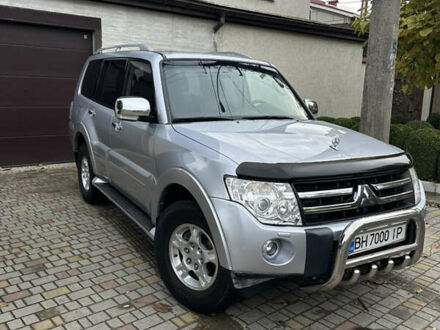 Серый Мицубиси Паджеро, объемом двигателя 3 л и пробегом 141 тыс. км за 12000 $, фото 1 на Automoto.ua