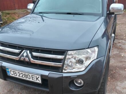Серый Мицубиси Паджеро, объемом двигателя 3 л и пробегом 270 тыс. км за 14400 $, фото 1 на Automoto.ua