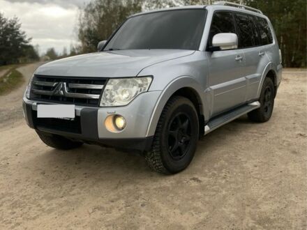 Серый Мицубиси Паджеро, объемом двигателя 3.2 л и пробегом 500 тыс. км за 6750 $, фото 1 на Automoto.ua