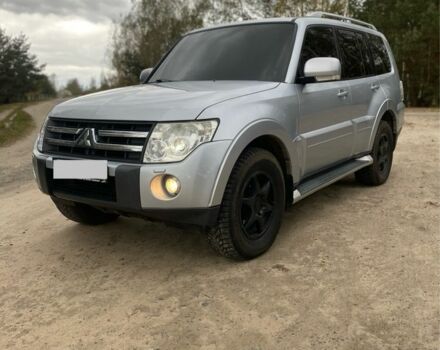 Сірий Міцубісі Паджеро, об'ємом двигуна 3.2 л та пробігом 500 тис. км за 6750 $, фото 1 на Automoto.ua