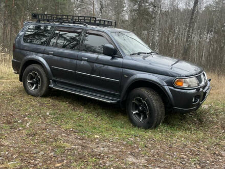 Серый Мицубиси Паджеро, объемом двигателя 3 л и пробегом 290 тыс. км за 9000 $, фото 1 на Automoto.ua