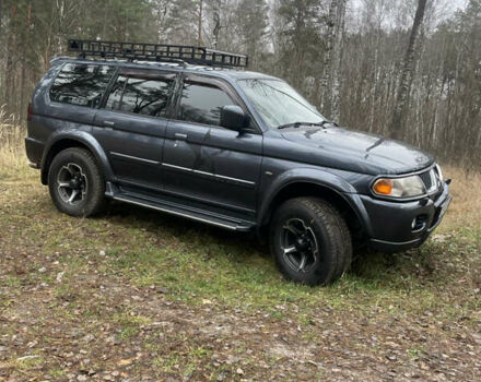 Серый Мицубиси Паджеро, объемом двигателя 3 л и пробегом 290 тыс. км за 9000 $, фото 1 на Automoto.ua