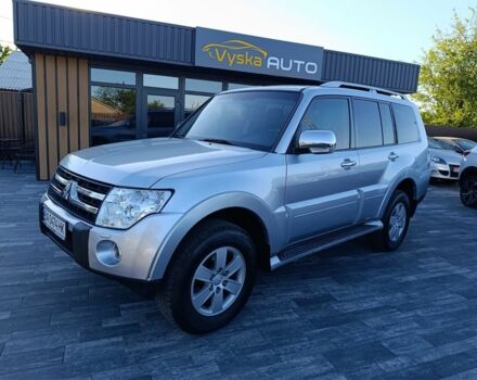 Серый Мицубиси Паджеро, объемом двигателя 3.2 л и пробегом 254 тыс. км за 11500 $, фото 1 на Automoto.ua