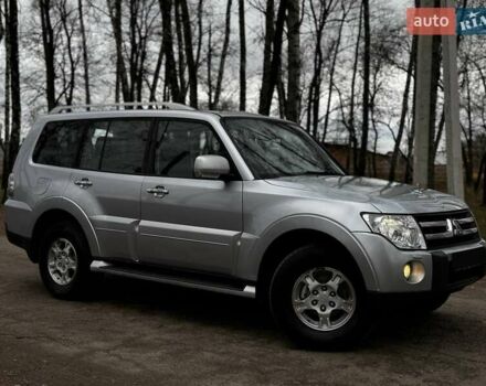 Серый Мицубиси Паджеро, объемом двигателя 2.97 л и пробегом 198 тыс. км за 10000 $, фото 1 на Automoto.ua
