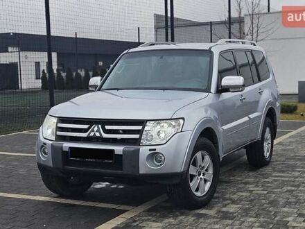 Сірий Міцубісі Паджеро, об'ємом двигуна 3 л та пробігом 259 тис. км за 9700 $, фото 1 на Automoto.ua