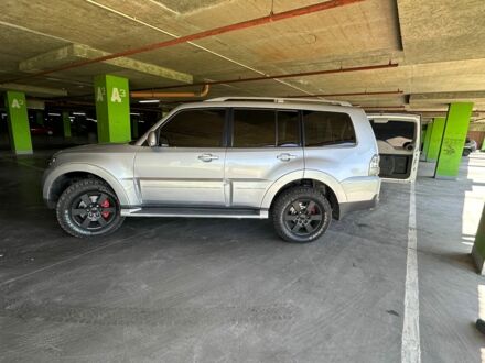 Сірий Міцубісі Паджеро, об'ємом двигуна 3.2 л та пробігом 158 тис. км за 7500 $, фото 1 на Automoto.ua