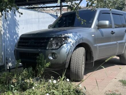 Мицубиси Паджеро 2009 в Славянске на Automoto.ua Серый Мицубиси Паджеро, объемом двигателя 3.2 л и пробегом 178 тыс. км за 7000 $, фото 1 на Automoto.ua