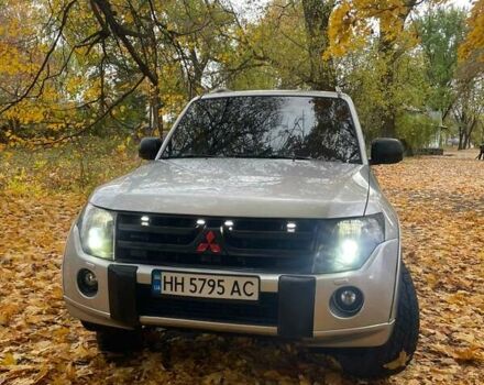 Серый Мицубиси Паджеро, объемом двигателя 2.97 л и пробегом 286 тыс. км за 14500 $, фото 1 на Automoto.ua