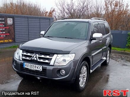 Серый Мицубиси Паджеро, объемом двигателя 3.2 л и пробегом 183 тыс. км за 18500 $, фото 1 на Automoto.ua
