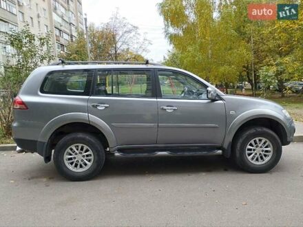 Міцубісі Паджеро 2013 у Харкові на Automoto.ua Сірий Міцубісі Паджеро, об'ємом двигуна 2.5 л та пробігом 78 тис. км за 22800 $, фото 1 на Automoto.ua