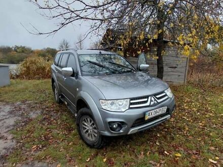Міцубісі Паджеро 2013 у Харкові на Automoto.ua Сірий Міцубісі Паджеро, об'ємом двигуна 2.5 л та пробігом 245 тис. км за 13000 $, фото 1 на Automoto.ua