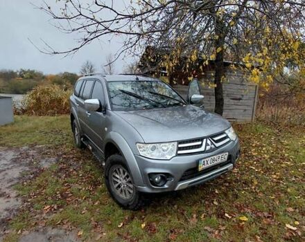 Серый Мицубиси Паджеро, объемом двигателя 2.5 л и пробегом 245 тыс. км за 13000 $, фото 1 на Automoto.ua