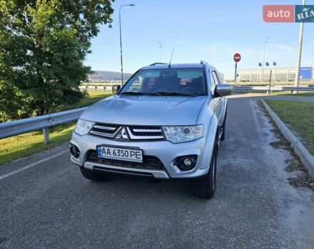 Серый Мицубиси Паджеро, объемом двигателя 2.48 л и пробегом 158 тыс. км за 15000 $, фото 1 на Automoto.ua