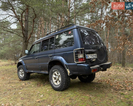 Синий Мицубиси Паджеро, объемом двигателя 3.5 л и пробегом 305 тыс. км за 5300 $, фото 2 на Automoto.ua
