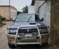 Синий Мицубиси Паджеро, объемом двигателя 2.5 л и пробегом 300 тыс. км за 3700 $, фото 1 на Automoto.ua