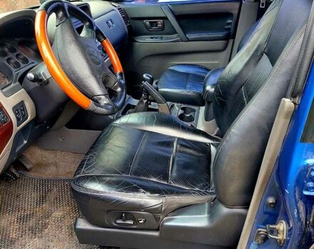 Синій Міцубісі Паджеро, об'ємом двигуна 3.5 л та пробігом 112 тис. км за 6500 $, фото 1 на Automoto.ua