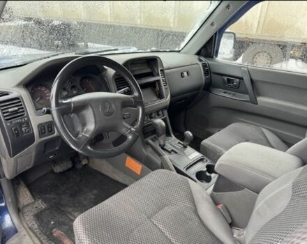 Синий Мицубиси Паджеро, объемом двигателя 3.2 л и пробегом 230 тыс. км за 3400 $, фото 10 на Automoto.ua