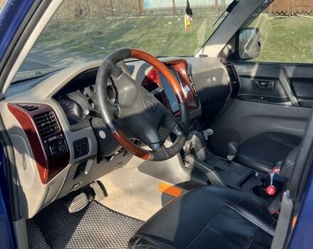 Синий Мицубиси Паджеро, объемом двигателя 3.5 л и пробегом 257 тыс. км за 6000 $, фото 10 на Automoto.ua