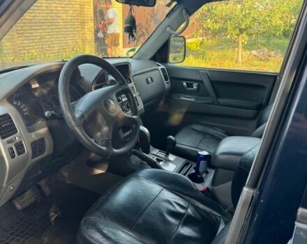 Синий Мицубиси Паджеро, объемом двигателя 3.2 л и пробегом 400 тыс. км за 5800 $, фото 5 на Automoto.ua