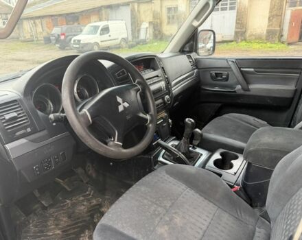 Синий Мицубиси Паджеро, объемом двигателя 3.2 л и пробегом 271 тыс. км за 5000 $, фото 6 на Automoto.ua