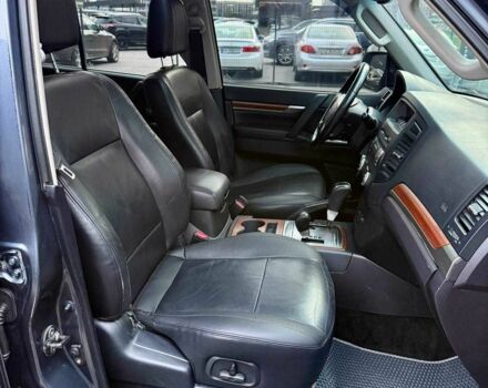 Синій Міцубісі Паджеро, об'ємом двигуна 3 л та пробігом 245 тис. км за 8950 $, фото 18 на Automoto.ua