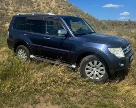 Синий Мицубиси Паджеро, объемом двигателя 3.2 л и пробегом 281 тыс. км за 7142 $, фото 1 на Automoto.ua