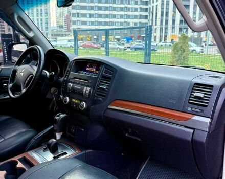 Синій Міцубісі Паджеро, об'ємом двигуна 3 л та пробігом 245 тис. км за 8950 $, фото 17 на Automoto.ua