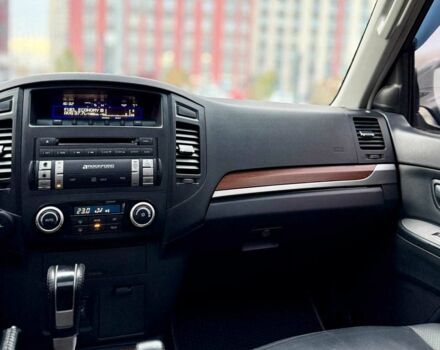 Синій Міцубісі Паджеро, об'ємом двигуна 3 л та пробігом 245 тис. км за 8950 $, фото 7 на Automoto.ua