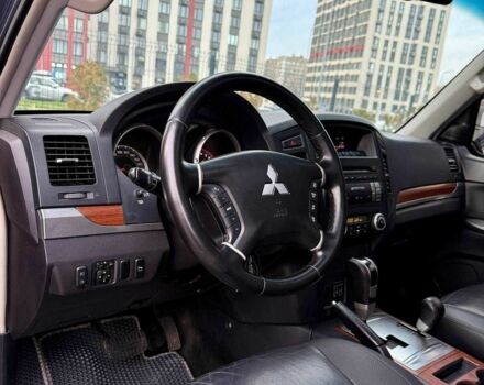 Синій Міцубісі Паджеро, об'ємом двигуна 3 л та пробігом 245 тис. км за 8950 $, фото 11 на Automoto.ua