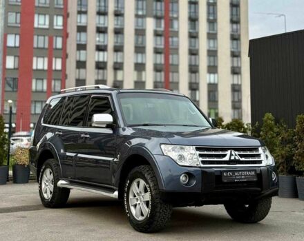 Синій Міцубісі Паджеро, об'ємом двигуна 3 л та пробігом 245 тис. км за 8950 $, фото 4 на Automoto.ua