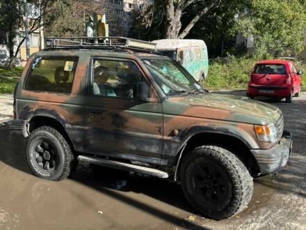 Синий Мицубиси Паджеро, объемом двигателя 2.5 л и пробегом 400 тыс. км за 4500 $, фото 1 на Automoto.ua