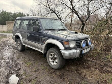 Синий Мицубиси Паджеро, объемом двигателя 2.5 л и пробегом 370 тыс. км за 5150 $, фото 1 на Automoto.ua