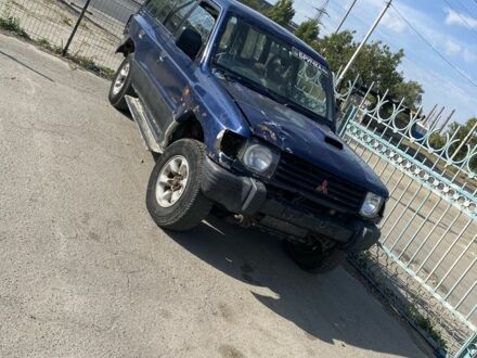 Міцубісі Паджеро 1998 у Дніпро (Дніпропетровську) на Automoto.ua Синій Міцубісі Паджеро, об'ємом двигуна 2.5 л та пробігом 255 тис. км за 1650 $, фото 1 на Automoto.ua
