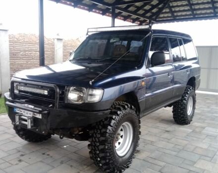 Синій Міцубісі Паджеро, об'ємом двигуна 3.5 л та пробігом 300 тис. км за 12000 $, фото 1 на Automoto.ua