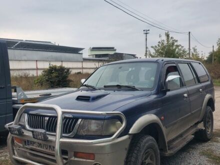 Синій Міцубісі Паджеро, об'ємом двигуна 2.5 л та пробігом 300 тис. км за 3700 $, фото 1 на Automoto.ua