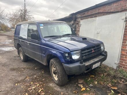 Синий Мицубиси Паджеро, объемом двигателя 0 л и пробегом 100 тыс. км за 1500 $, фото 1 на Automoto.ua