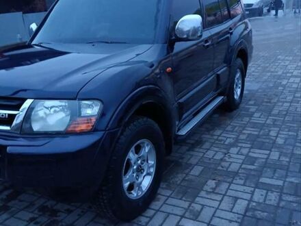 Синий Мицубиси Паджеро, объемом двигателя 3.5 л и пробегом 305 тыс. км за 6300 $, фото 1 на Automoto.ua