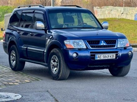 Синий Мицубиси Паджеро, объемом двигателя 3 л и пробегом 227 тыс. км за 8900 $, фото 1 на Automoto.ua