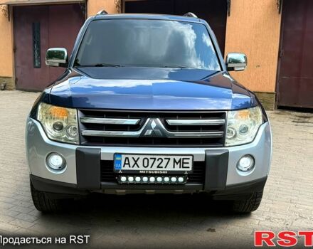 Синий Мицубиси Паджеро, объемом двигателя 3 л и пробегом 219 тыс. км за 10550 $, фото 1 на Automoto.ua