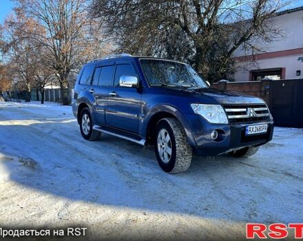 Синий Мицубиси Паджеро, объемом двигателя 3 л и пробегом 19600 тыс. км за 10500 $, фото 1 на Automoto.ua