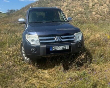 Синій Міцубісі Паджеро, об'ємом двигуна 3.2 л та пробігом 281 тис. км за 7142 $, фото 1 на Automoto.ua