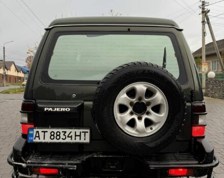 Зелений Міцубісі Паджеро, об'ємом двигуна 2.8 л та пробігом 300 тис. км за 6000 $, фото 2 на Automoto.ua