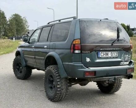Зеленый Мицубиси Паджеро, объемом двигателя 3.2 л и пробегом 230 тыс. км за 4000 $, фото 5 на Automoto.ua