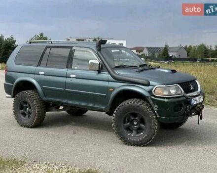 Зеленый Мицубиси Паджеро, объемом двигателя 3.2 л и пробегом 230 тыс. км за 4000 $, фото 1 на Automoto.ua