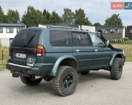 Зеленый Мицубиси Паджеро, объемом двигателя 3.2 л и пробегом 230 тыс. км за 4000 $, фото 3 на Automoto.ua