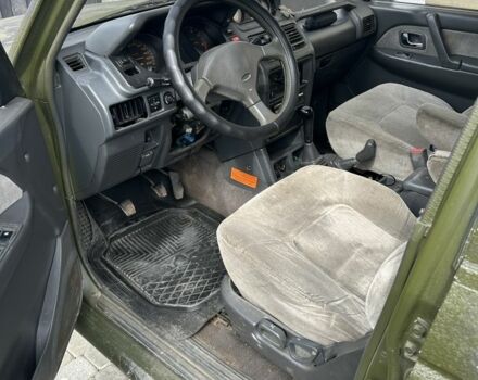 Зелений Міцубісі Паджеро, об'ємом двигуна 2.5 л та пробігом 450 тис. км за 3700 $, фото 5 на Automoto.ua