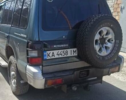 Зелений Міцубісі Паджеро, об'ємом двигуна 2.8 л та пробігом 360 тис. км за 6500 $, фото 2 на Automoto.ua