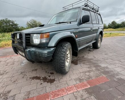 Зелений Міцубісі Паджеро, об'ємом двигуна 2.8 л та пробігом 330 тис. км за 3599 $, фото 2 на Automoto.ua