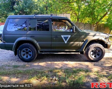 Зелений Міцубісі Паджеро, об'ємом двигуна 2.8 л та пробігом 0 тис. км за 3500 $, фото 1 на Automoto.ua